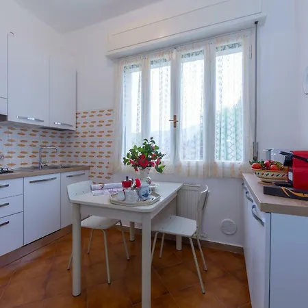 Sleeps 5 Wifi Castelveccana