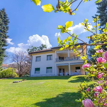 Sleeps 5 Wifi Appartement Castelveccana