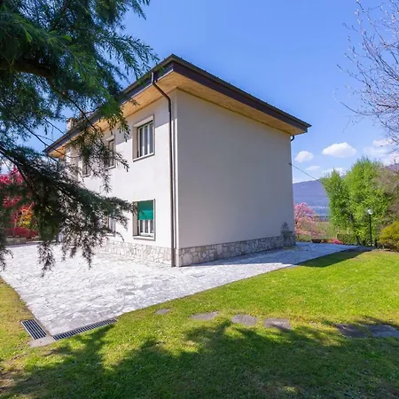 Sleeps 5 Wifi Appartement Castelveccana