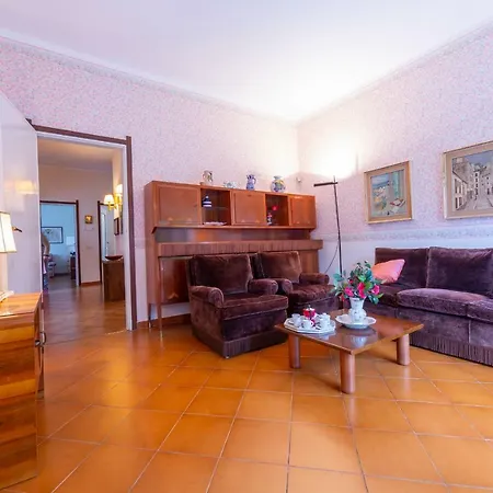 Sleeps 5 Wifi